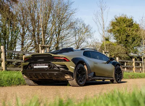 Lamborghini Huracán Sterrato — photo 5 of 43