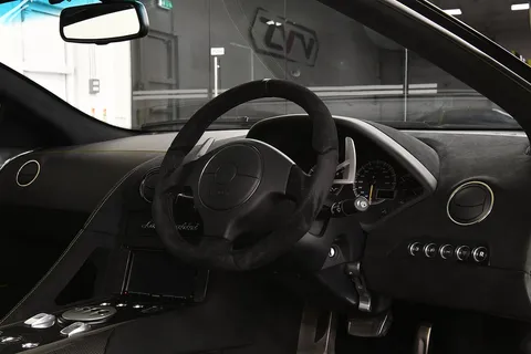 Lamborghini Murciélago LP670-4 SV — photo 5 of 47