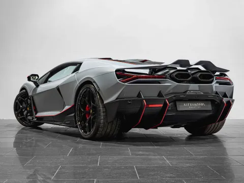 Lamborghini Revuelto — photo 3 of 26