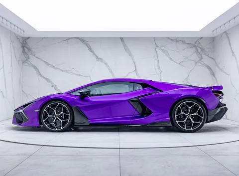 Lamborghini Revuelto — photo 3 of 63