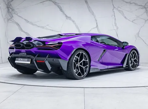 Lamborghini Revuelto — photo 4 of 63