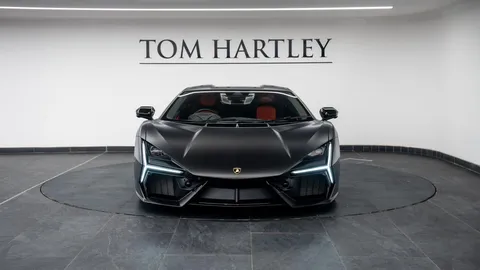 Lamborghini Revuelto — photo 2 of 32