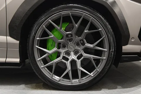 Lamborghini Urus 3