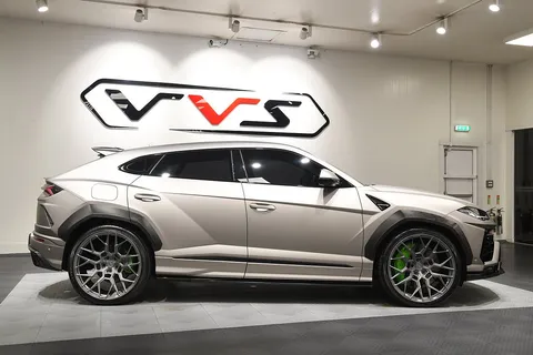 Lamborghini Urus 4