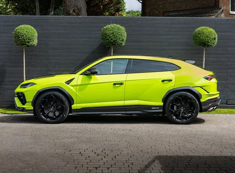 Lamborghini Urus — photo 3 of 57