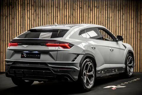 Lamborghini Urus — photo 4 of 49