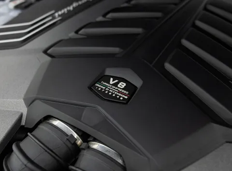 Lamborghini Urus SE — photo 2 of 56