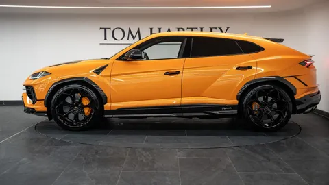 Lamborghini Urus Performante 5