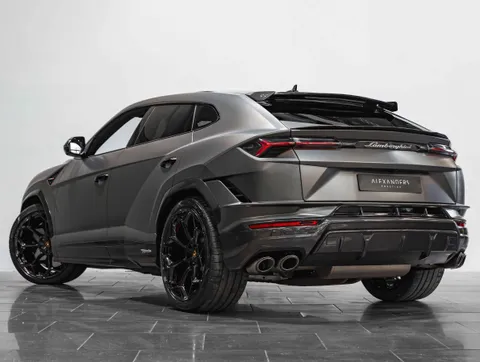 Lamborghini Urus Performante 4
