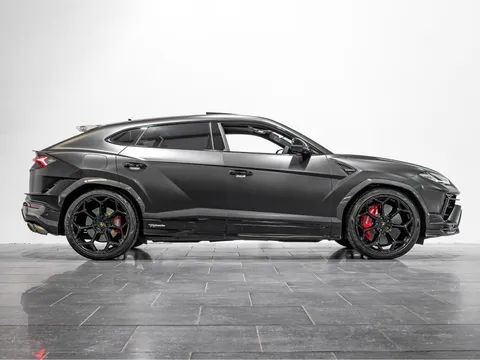 Lamborghini Urus Performante 5