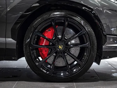Lamborghini Urus S — photo 5 of 11