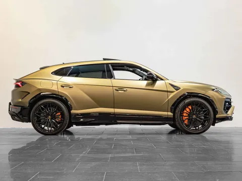 Lamborghini Urus SE 3