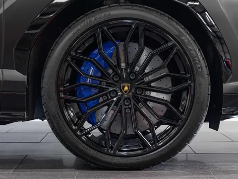 Lamborghini Urus SE — photo 4 of 14