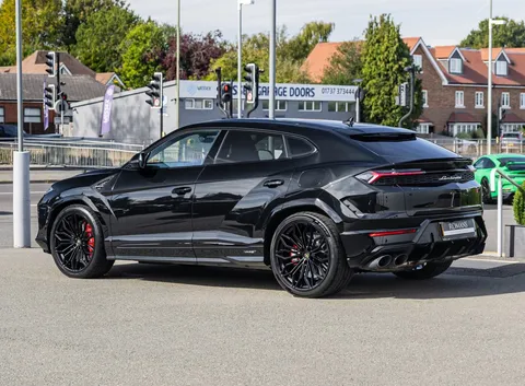 Lamborghini Urus SE — photo 4 of 49