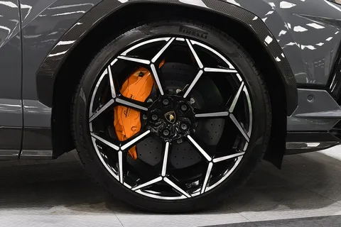 Lamborghini Urus Performante — photo 3 of 57