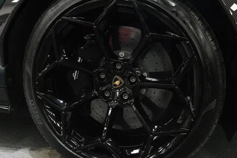 Lamborghini Urus Performante — photo 2 of 57