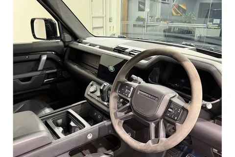 Land Rover Defender 110 P525 V8 — photo 5 of 42