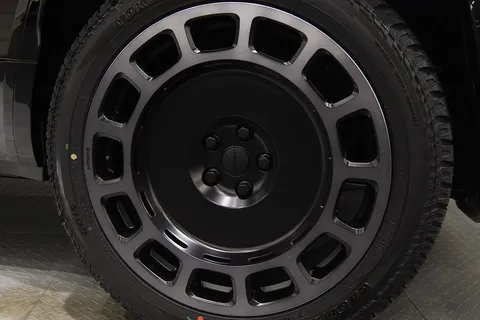 Land Rover Defender 110 D350 MHEV X-Dynamic HSE — photo 2 of 44