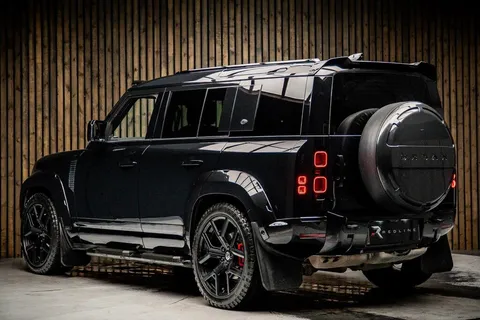 Land Rover Defender 110 D300 X-Dynamic HSE — photo 3 of 45