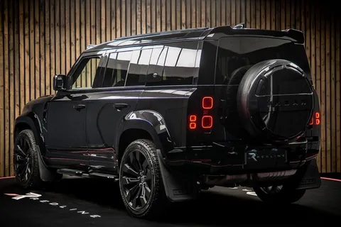 Land Rover Defender 110 D300 X-Dynamic SE 3