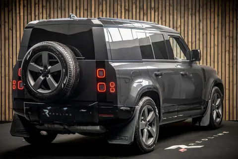 Land Rover Defender 110 X-Dynamic HSE D350 — photo 4 of 43