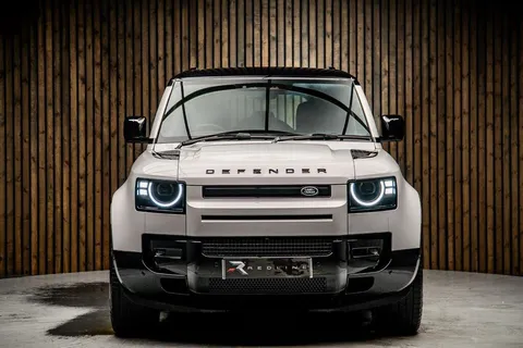 Land Rover Defender 110 D350 X-Dynamic HSE — photo 5 of 46