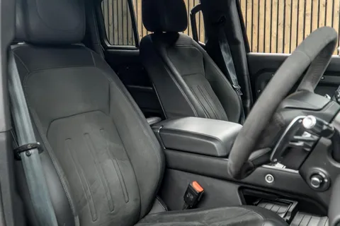 Land Rover Defender 110 P525 V8 — photo 2 of 48