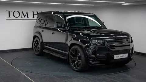 Land Rover Defender 110 Hard Top D250 HSE Urban — photo 3 of 24