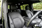Land Rover Defender 110 Hard Top SE thumbnail