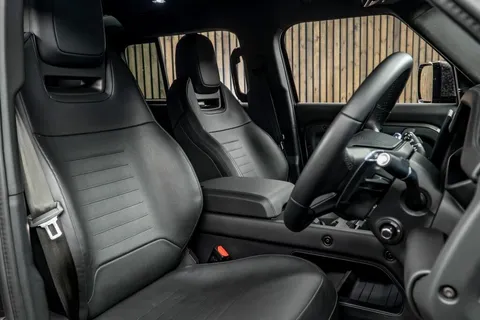 Land Rover Defender 110 OCTA — photo 2 of 49
