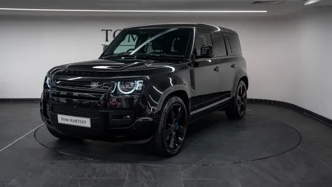 Land Rover Defender 110 V8 Bond Edition — photo 3 of 41