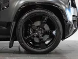 Land Rover Defender 110 V8 P525 thumbnail