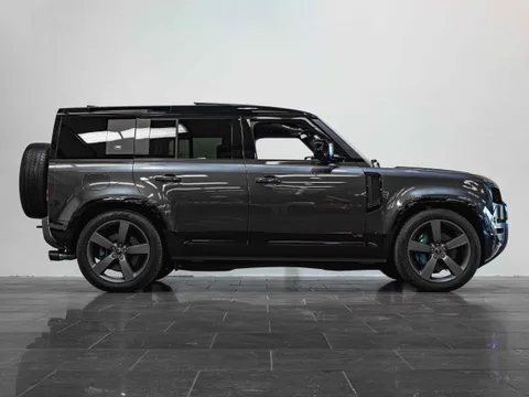 Land Rover Defender 110 V8 P525 2