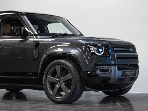 Land Rover Defender 110 V8 P525 5