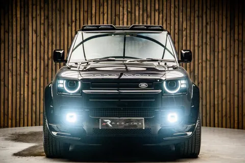 Land Rover Defender 110 V8 X — photo 5 of 47