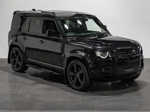 Land Rover Defender 110 V8 — photo 5 of 17