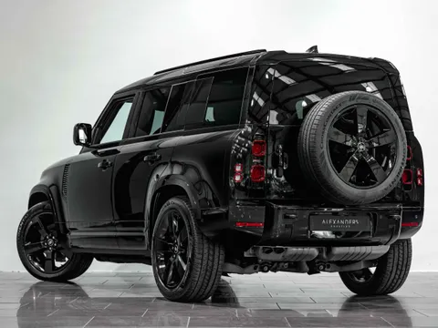 Land Rover Defender 110 X-Dynamic HSE D250 — photo 2 of 12