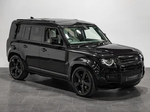 Land Rover Defender 110 X-Dynamic HSE D350 — photo 5 of 15