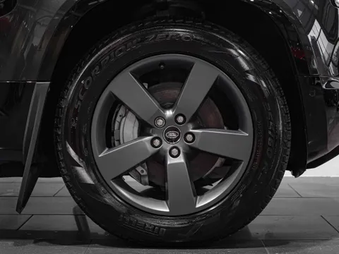 Land Rover Defender 110 X-Dynamic HSE D350 — photo 3 of 12