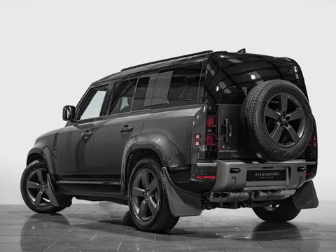 Land Rover Defender 110 X-Dynamic HSE D350 — photo 4 of 12