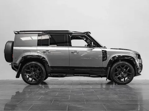 Land Rover Defender 110 X-Dynamic HSE D300 Hard Top URBAN — photo 4 of 16
