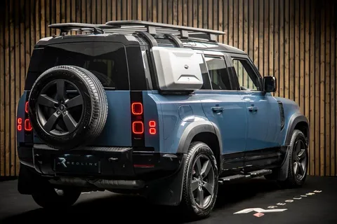 Land Rover Defender 110 X-Dynamic HSE — photo 4 of 49
