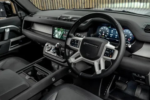 Land Rover Defender 110 P400e X-Dynamic SE 2