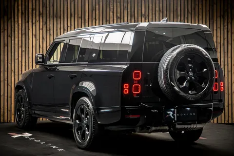 Land Rover Defender 130 D300 X-Dynamic HSE — photo 3 of 41