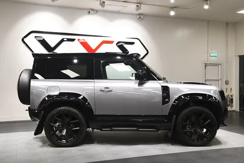 Land Rover Defender 90 X-Dynamic HSE 4