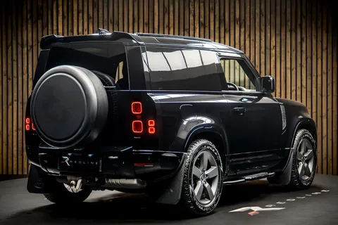 Land Rover Defender 90 X-Dynamic HSE — photo 4 of 42