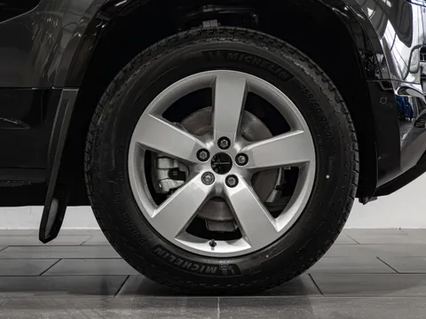 Land Rover Defender 90 Hard Top X-Dynamic SE D250 — photo 3 of 16