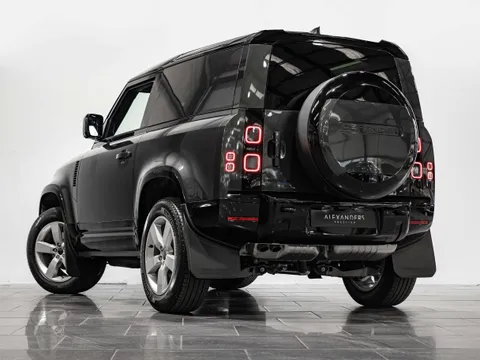 Land Rover Defender 90 Hard Top X-Dynamic SE D250 — photo 4 of 16