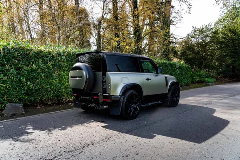 Land Rover Defender 90 V8 3