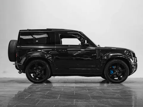 Land Rover Defender 90 V8 — photo 4 of 9